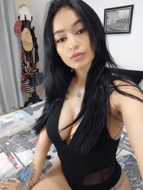 Latina Nina Starr bellissimo adulto foto